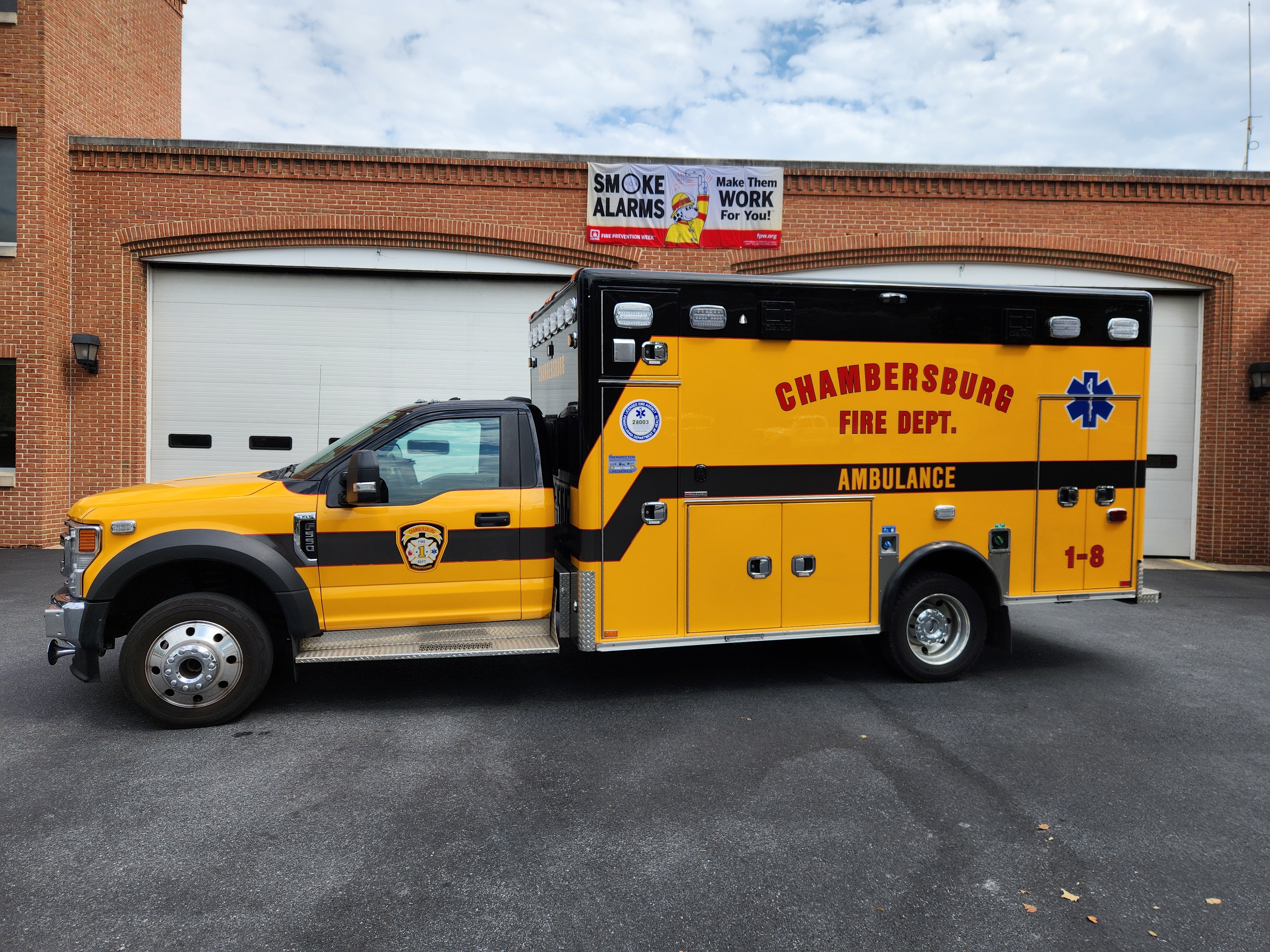 AMBULANCE 1-7 2000 FORD F-350 TYPE I AMBULANCE