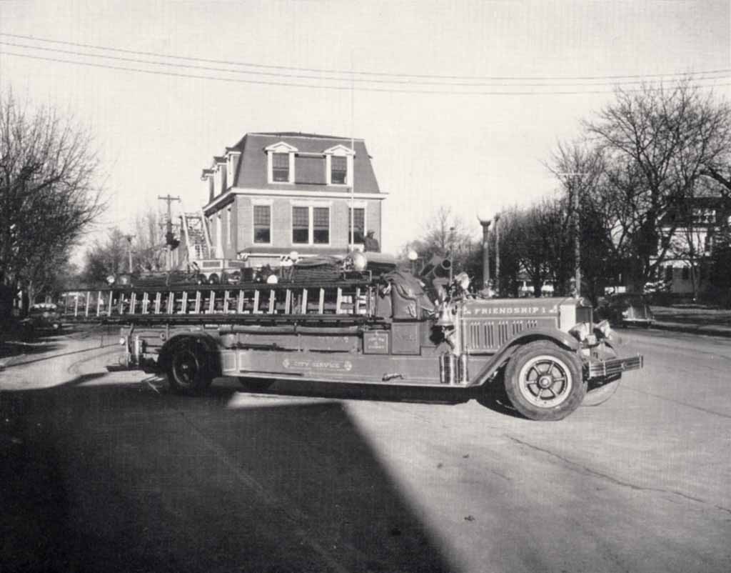 1930's model American LaFrance City Service truck